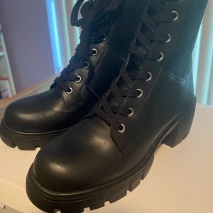 Brand new Steve Madden Leather Lug Booties Size 8